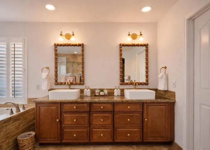Luxe 5br Sleeps 16 Pool Hot Tub 2 Game Holiday home Mesa