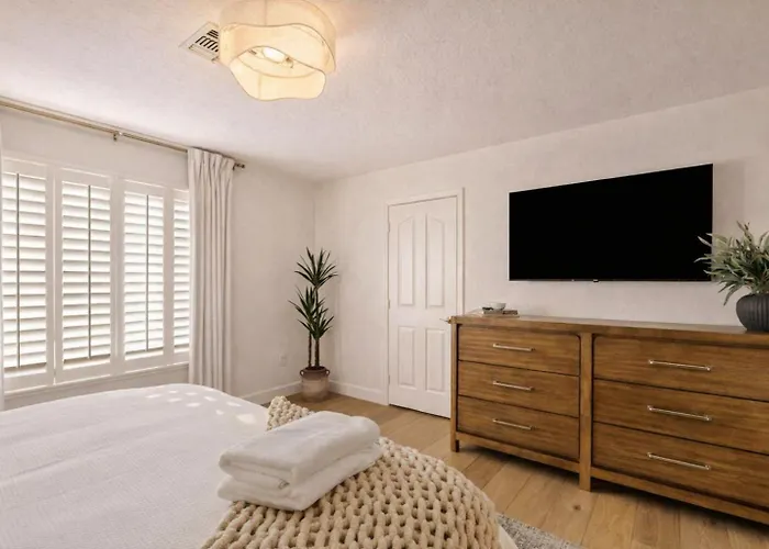 Holiday home Luxe 5br Sleeps 16 Pool Hot Tub 2 Game *