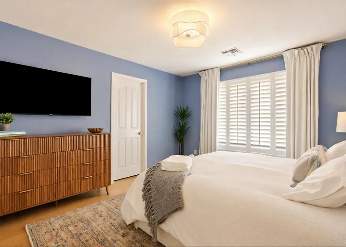 Holiday home Luxe 5br Sleeps 16 Pool Hot Tub 2 Game