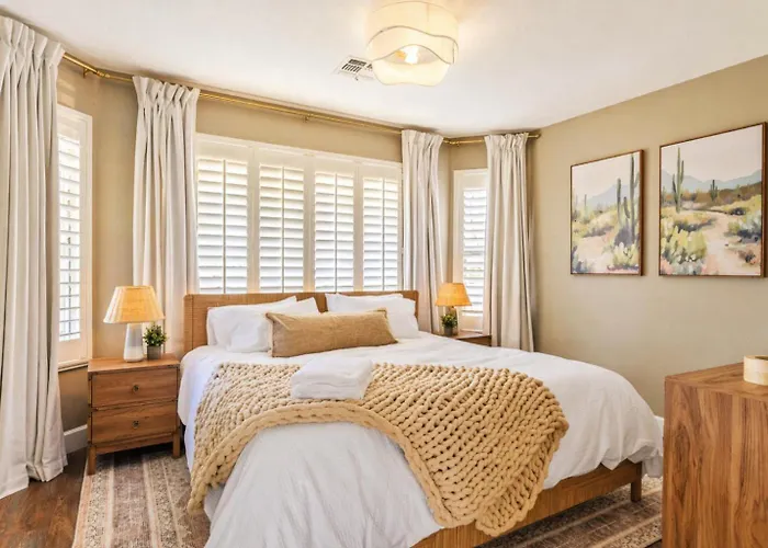 Luxe 5br Sleeps 16 Pool Hot Tub 2 Game Holiday home Mesa